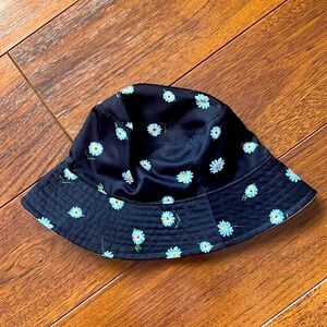 Alice + Olivia reversible bucket hat